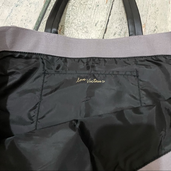Victoria’s Secret tote beach bag large grey white striped black pocket summer - Picture 5 of 7